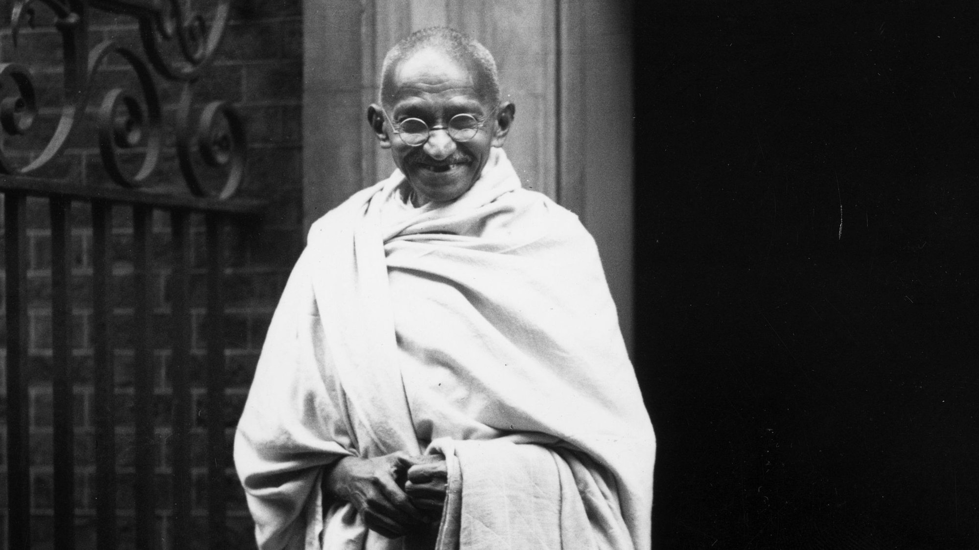 200930184541-01-gandhi-life 200930184541-01-gandhi-life